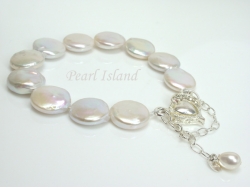 Art Deco White Coin Pearl Bracelet with Magnetic Clasp and Safety Chain