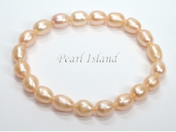 Petite Peach Oval Pearl Elastic Bracelet 7-8mm