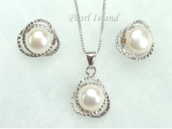 White Round Pearl Stylish Pendant and Earring Set 8-8.5mm