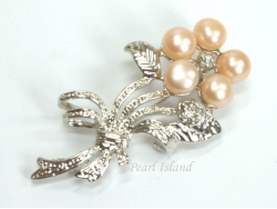 Freshwater Pearl Flower Brooch (Peach)